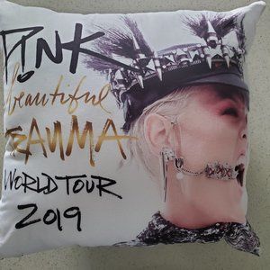 P!nk - Official Beautiful Trauma Tour - Pllow